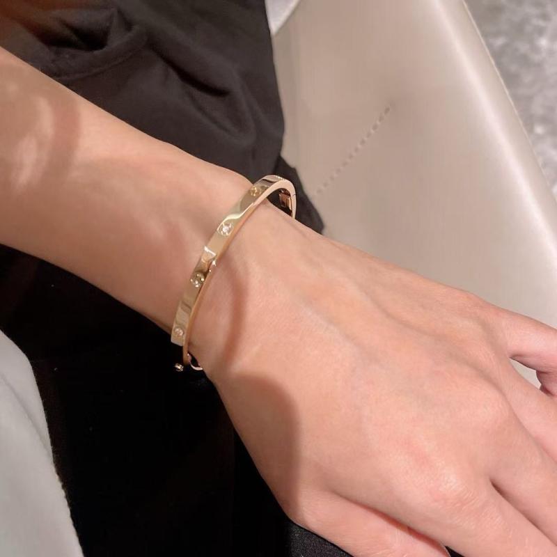 LOVE Armreif, kleines Modell