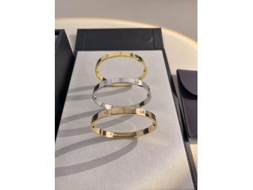 LOVE Armreif, klassisches Modell, mit vier Diamanten