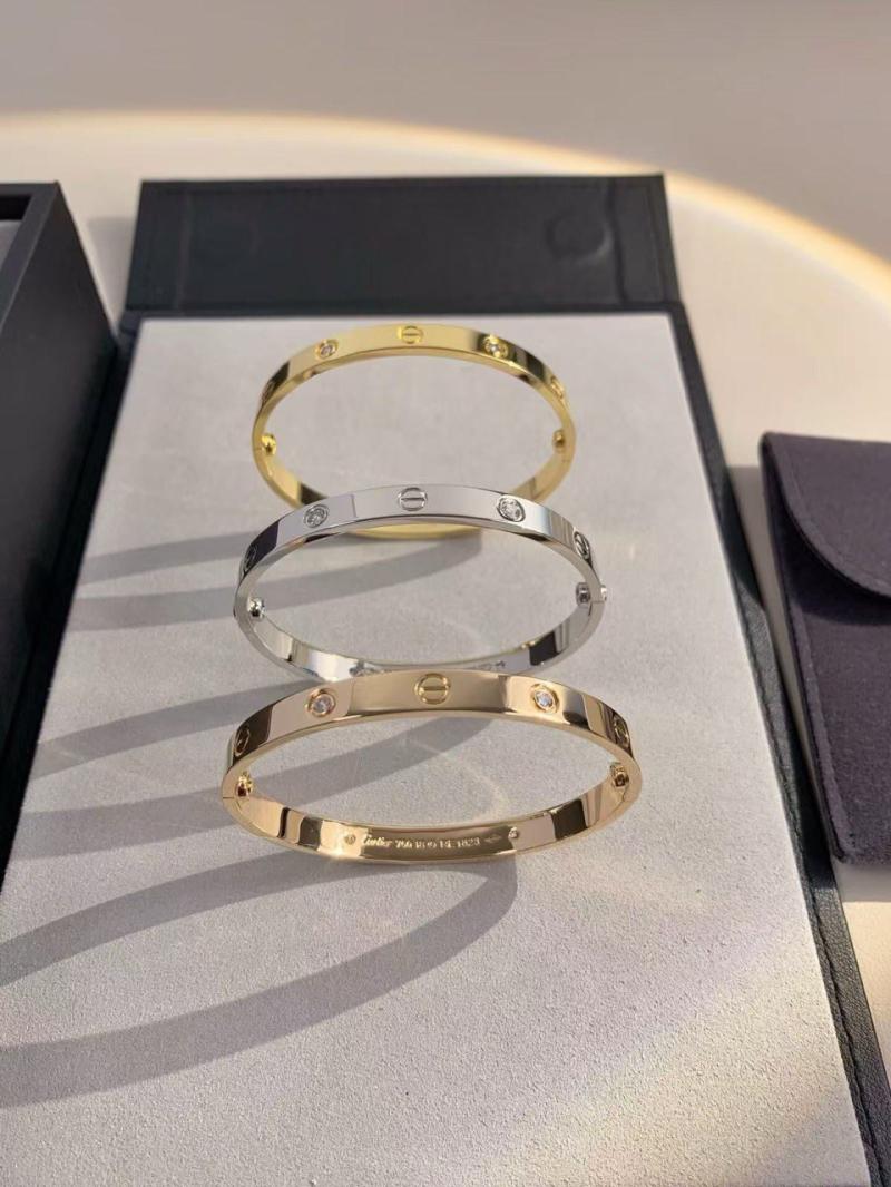 LOVE Armreif, klassisches Modell, mit vier Diamanten