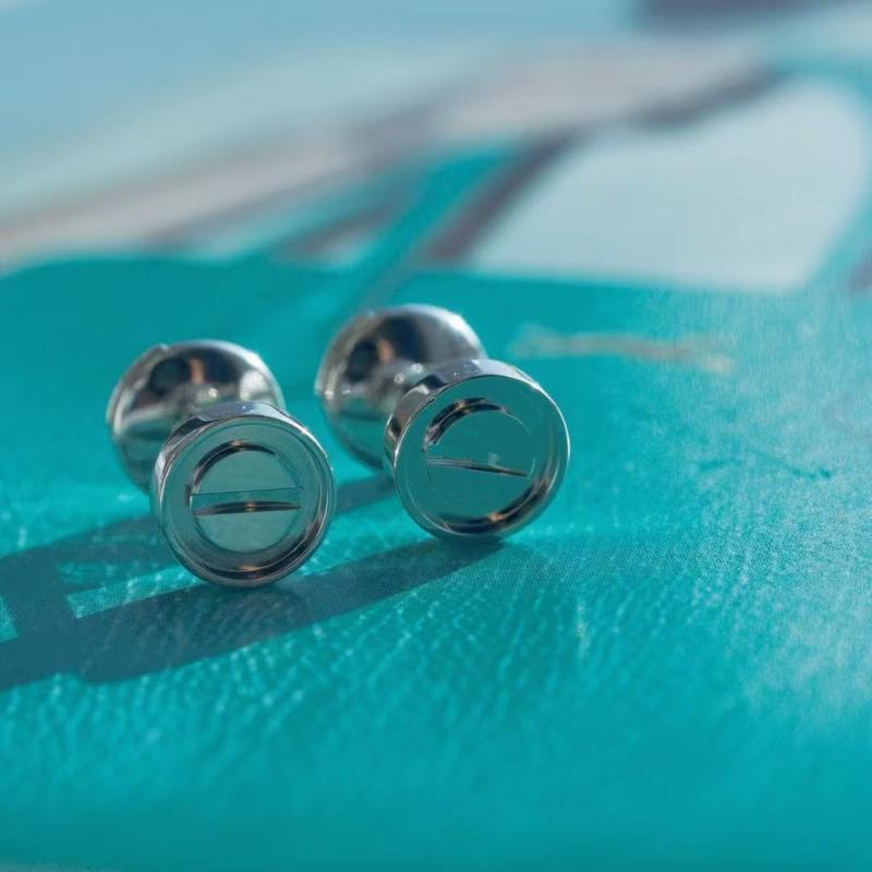 LOVE Ohrstecker – 1:1 Replika