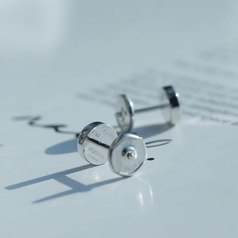 LOVE Ohrstecker – 1:1 Replika
