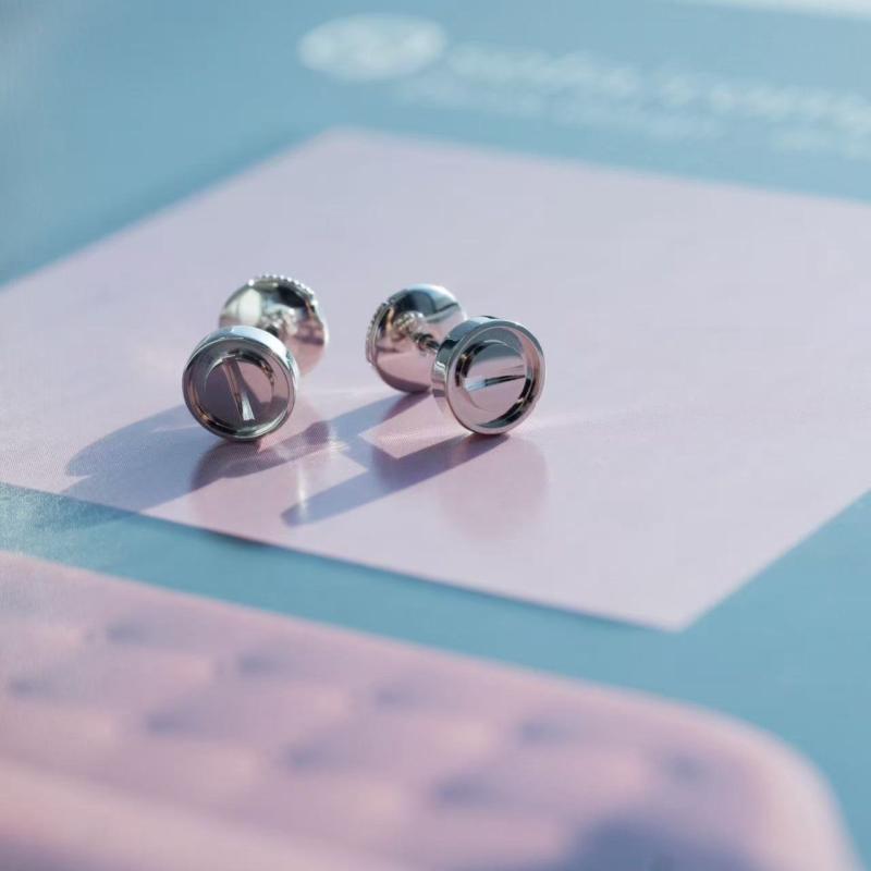 LOVE Ohrstecker – 1:1 Replika